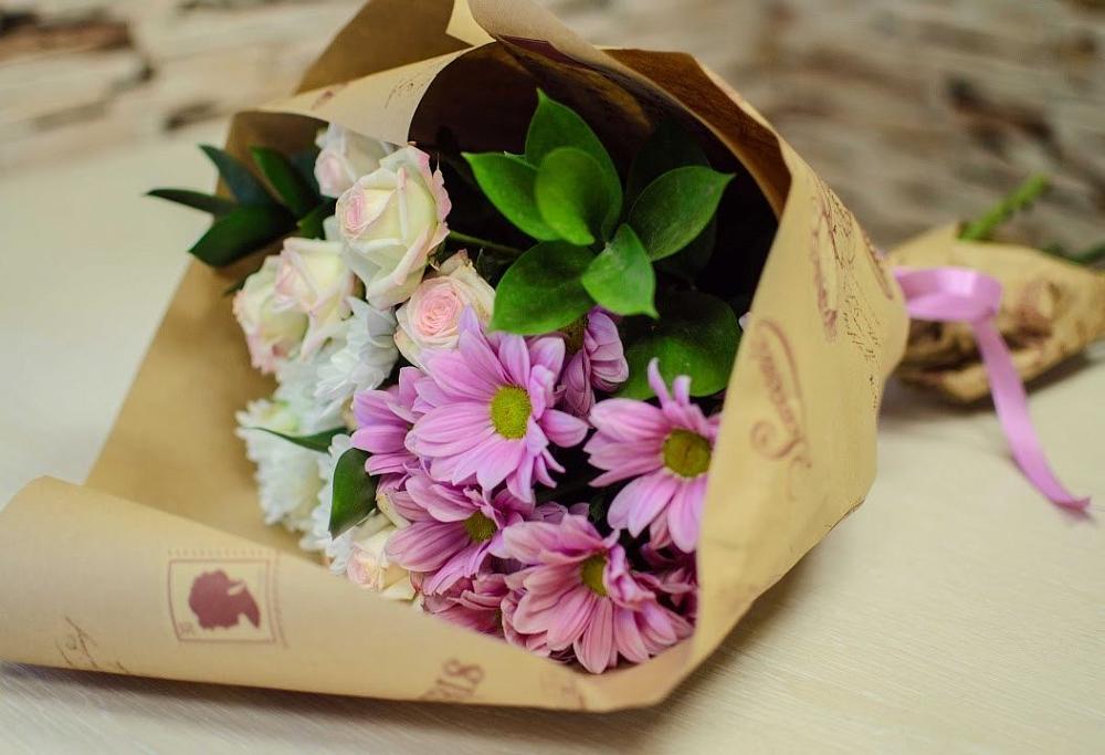 Букет цветов из: Розы и Хризантемы в Новолабинской