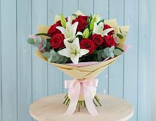 Букет цветов из:  Лилии и Розы #REPLACE_PRED# Новолабинской