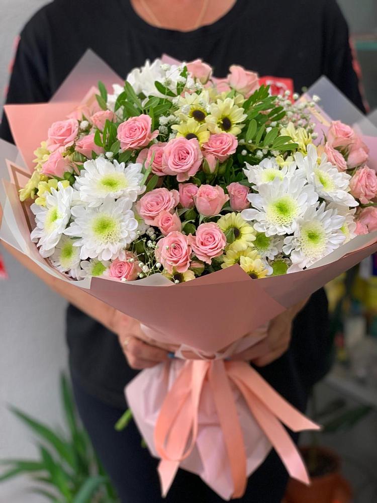 Букет цветов из: Розы и Хризантемы в Новолабинской