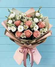 Букет цветов из:  Розы, Альстромерии и Лизиантусы в Новолабинской