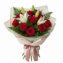 Букет цветов из:  Лилии и Розы в Новолабинской