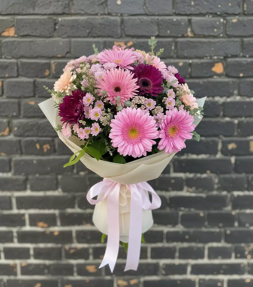Букет цветов из: Герберы и Хризантемы в Новолабинской