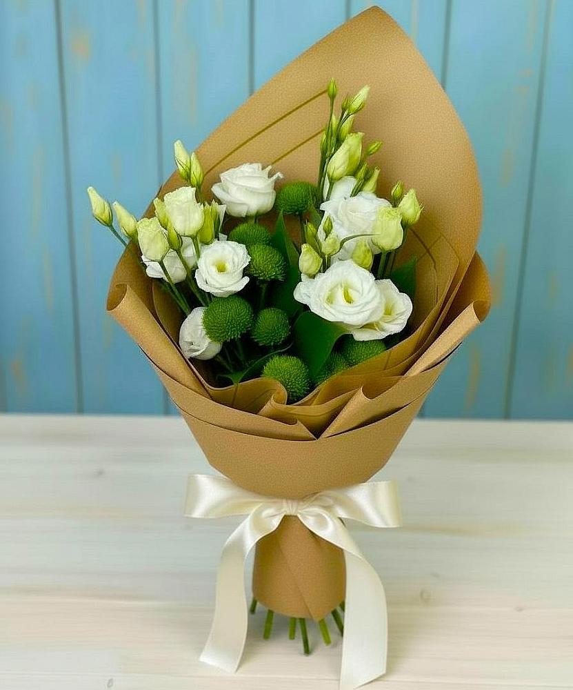 Букет цветов из: Хризантемы и Лизиантусы в Новолабинской