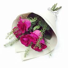 Букет цветов из:  Розы в Новолабинской