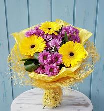 Букет цветов из:  Хризантемы и Герберы #REPLACE_PRED# Новолабинской