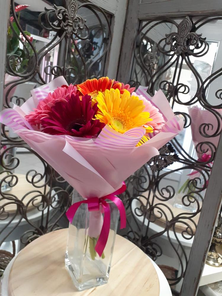 Букет цветов из: Герберы в Новолабинской