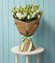 Букет цветов из:  Лизиантусы в Новолабинской