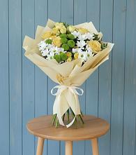 Букет цветов из:  Хризантемы и Розы в Новолабинской