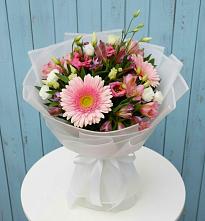 Букет цветов из:  Герберы, Альстромерии и Лизиантусы #REPLACE_PRED# Новолабинской