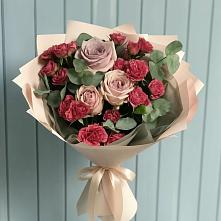 Букет цветов из:  Гвоздики и Розы в Новолабинской
