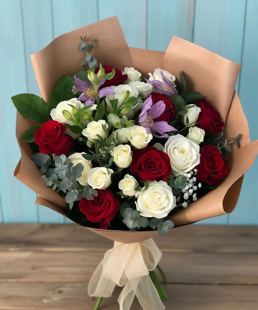 Букет цветов из: Розы и Альстромерии в Новолабинской